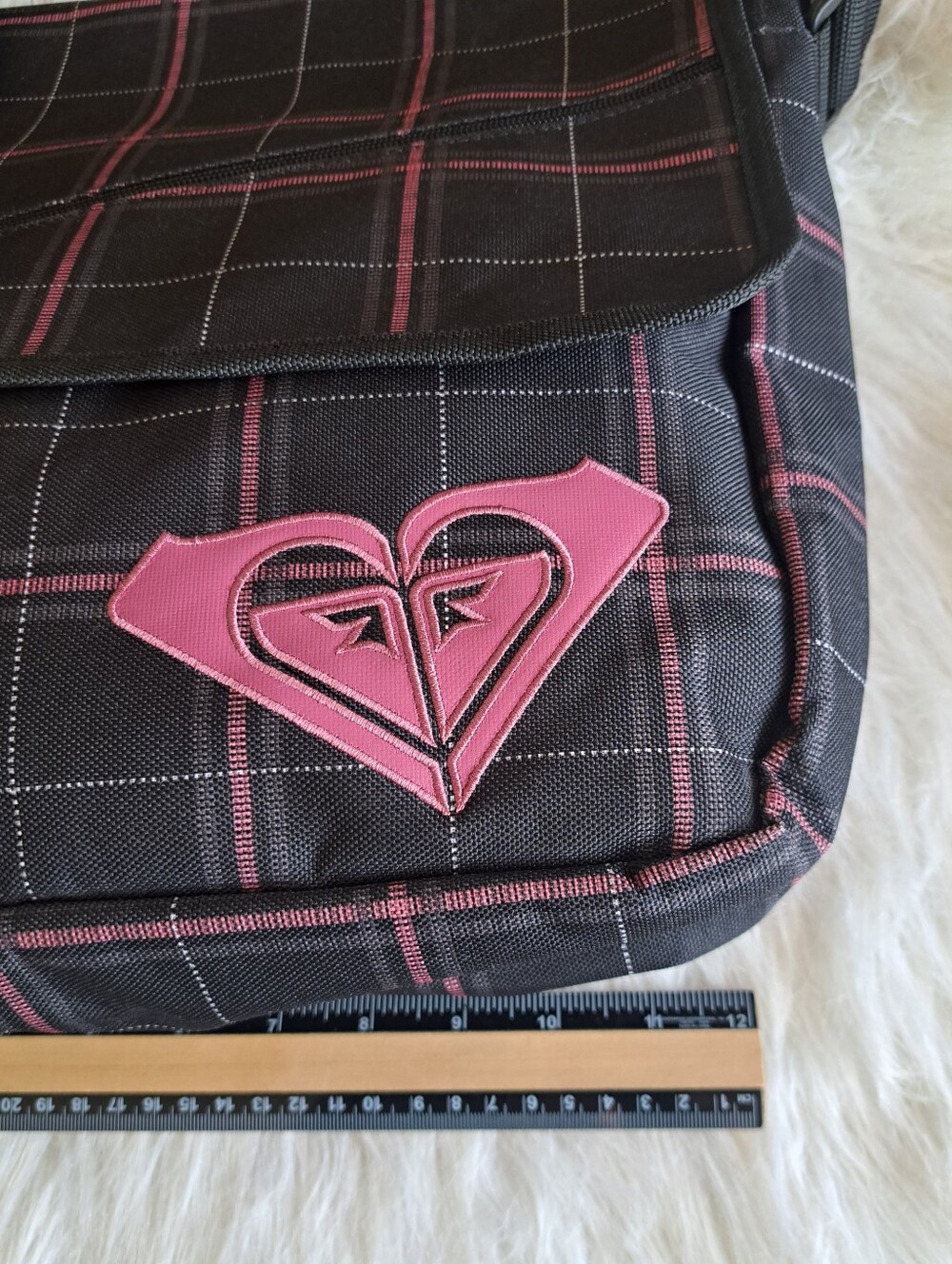 Hello Kitty Lunch Bag + Lg Roxy Messenger Bag - Picture 7 of 14